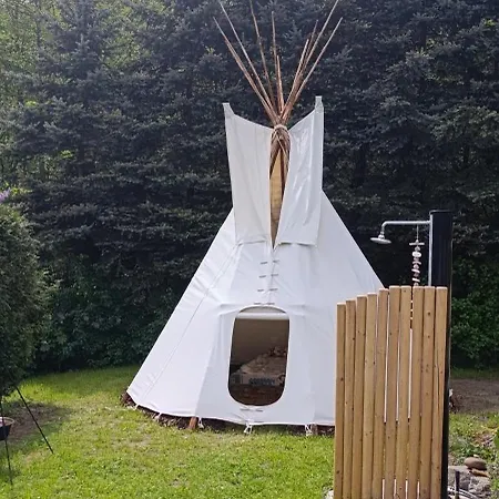 Tee-pee U Honzíka * Zbecno