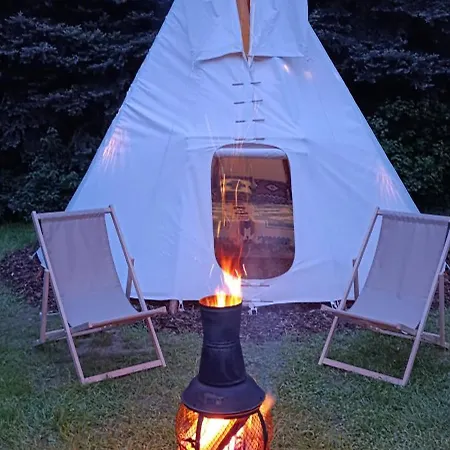 Tee-pee U Honzika Роскошный шатер Zbecno