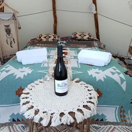 Tee-pee U Honzíka * Zbecno